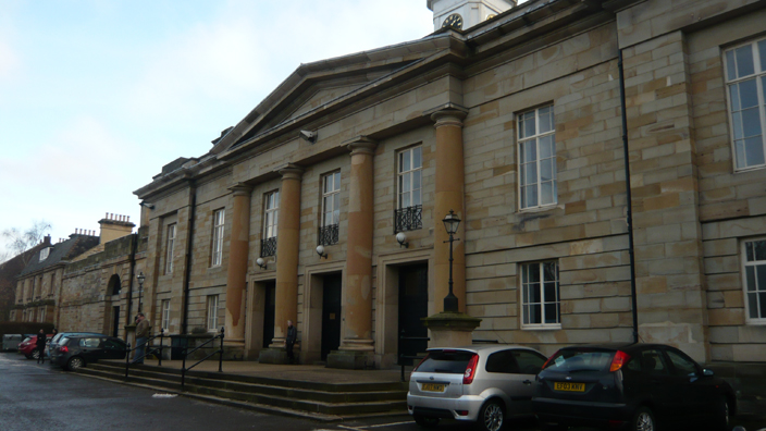 The Durham Crown Court, built in between 1814 and 1821 by Ignatius Bonomi, is remarkable not only for its elegant proportions but also for the colour of its stone, reminiscent of the stone of Durham Cathedral and Castle.
