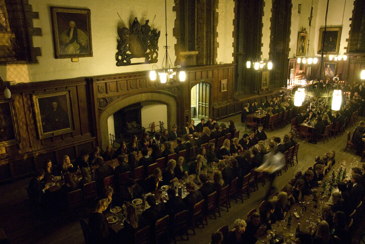 The Great Hall, now the college dining hall, feeds approximately 300 people a day, serving close to 1000 meals. On Tuesday and Thursday evenings during term times, these are formal meals. 