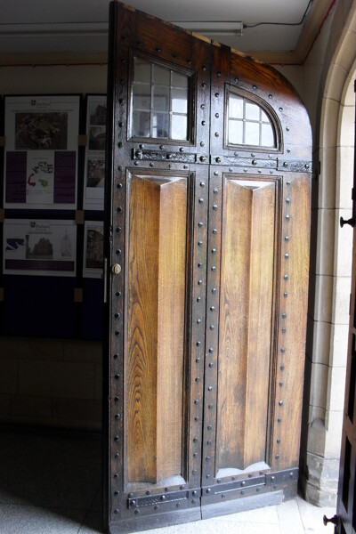 The Arts & Crafts Movement stood against the industrialisation of building and furniture production, instead placing emphasis on high quality craftsmanship. The door of the Pemberton Building is a good example of Arts & Crafts woodwork. 
